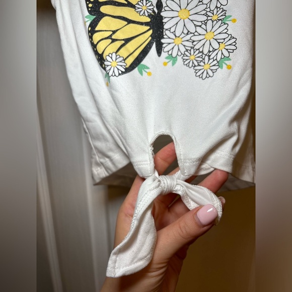 Girls 2Piece Butterfly & Daisy Outfit White Tie-Front Top with Yellow Shorts Set - Picture 3 of 6